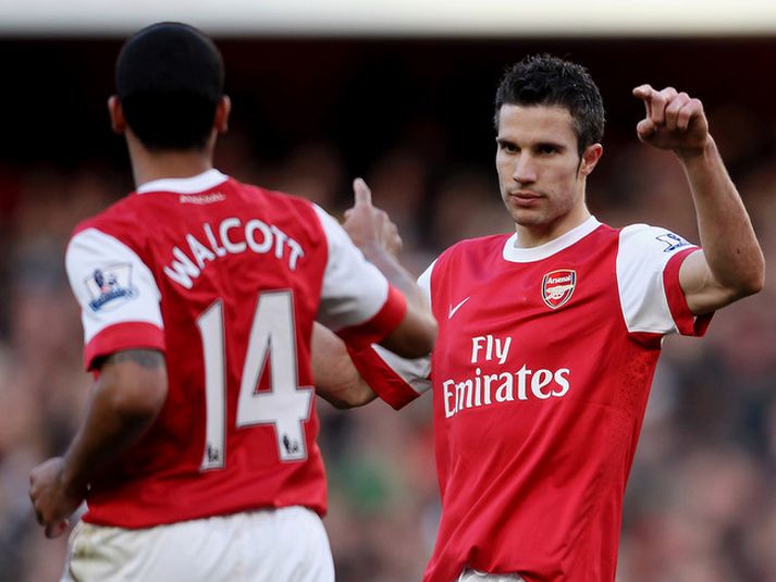 Robin Van Persie og Theo Walcott verða báðir með á morgun.