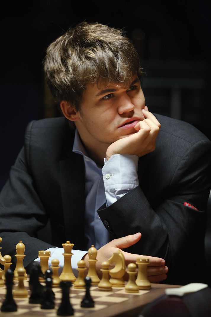 Þetta er annar heimsmeistaratitill hins 23 ára Carlsen.