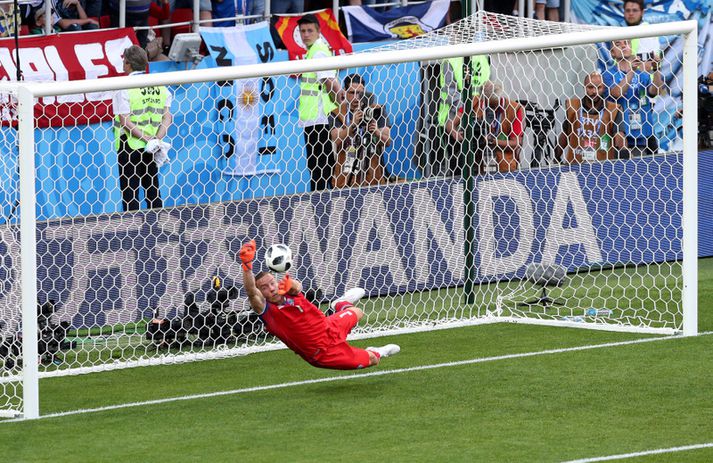 Hannes Þór las Messi eins og opna bók og varði spyrnu töframannsins.