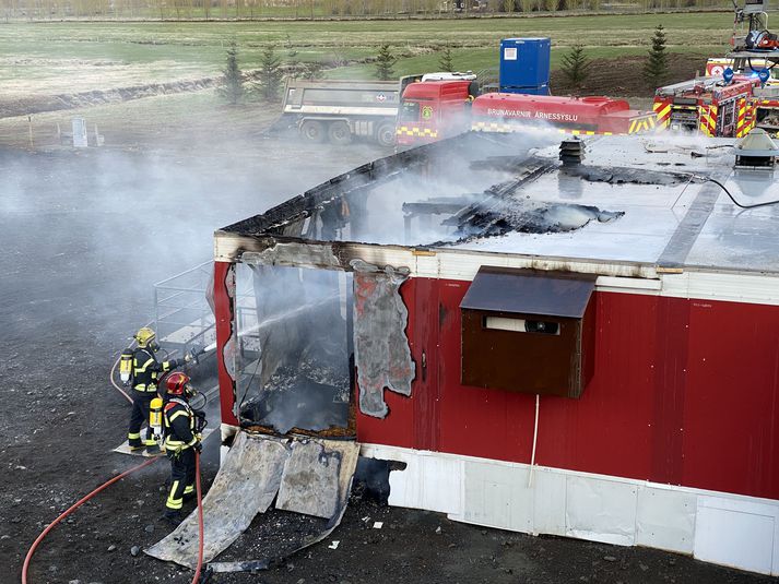 Miklar skemmdir urðu á vinnubúðunum í brunanum.