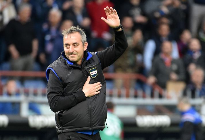 Giampaolo kveður hér stuðningsmenn Sampdoria.