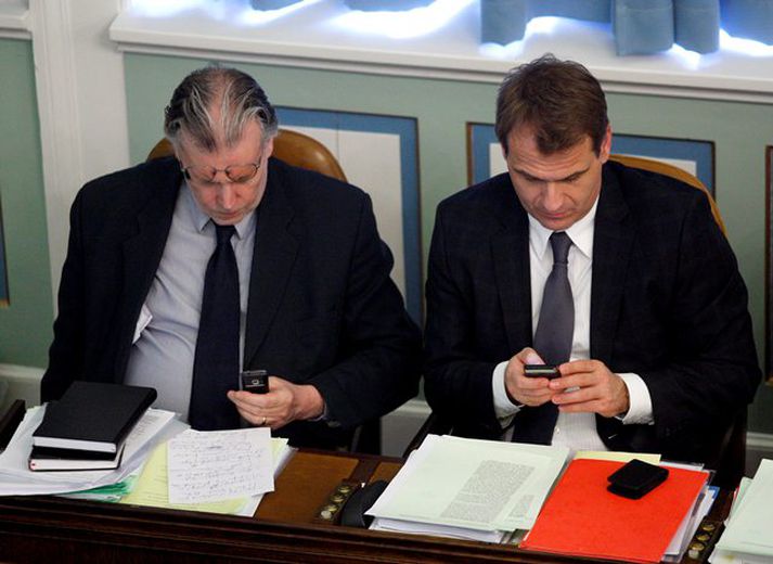 Árni Páll lagði fram minnisblað um Nubo í gær. Minnisblaðið var þó ekki lagt fram með sms-i. 
