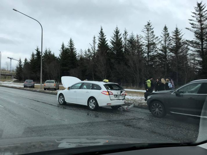 Frá vettvangi á Hafnarfjarðarvegi.