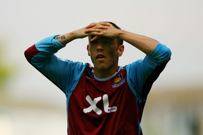 Það tók Craig Bellamy ekki langan tíma að stofna til fyrsta rifrildisins við Alan Curbishley, knattspyrnustjóra West Ham.