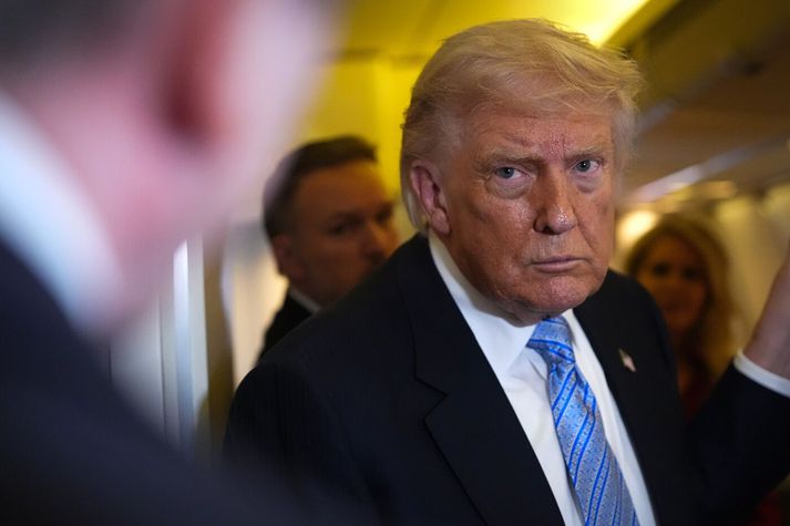 Donald Trump sagði frá árásinni í nótt og gaf hann þá til kynna að Bandaríkjmenn hefðu uppljóstrara innan raða Íslamska ríkisins í Afríku.