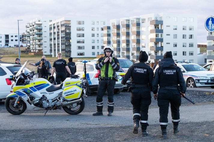 Mikill viðbúnaður var í Kópavogi í kvöld vegna málsins.