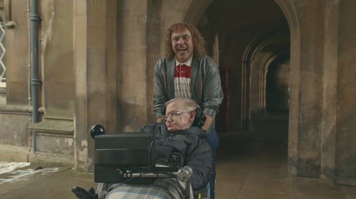 Stephen Hawking og einn af aðalleikurum og handritshöfundum Little Britain, David Walliams.