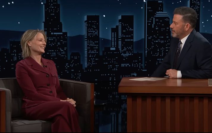 Jodie Foster og Jimmy Kimmel í þætti Kimmels í gær.