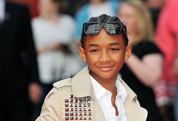 Gerir grín að eyrum föður síns, Will Smith, á blaðamannifundi í Osló um helgina. 
fréttablaðið/getty