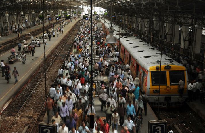 Churchgate lestarstöðin í Mumbai, Indlandi.