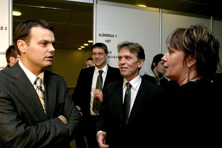 Hér sjást Gestur og Óskar þegar prófkjör framsóknarmanna árið 2006 fór fram í Reykjavík. Gestur segir kosningabaráttuna það árið hafa verið svo dýra að ekki væri hægt að ráða starfsmann, þremur og hálfu ári síðar.
Fréttablaðið/pjetur