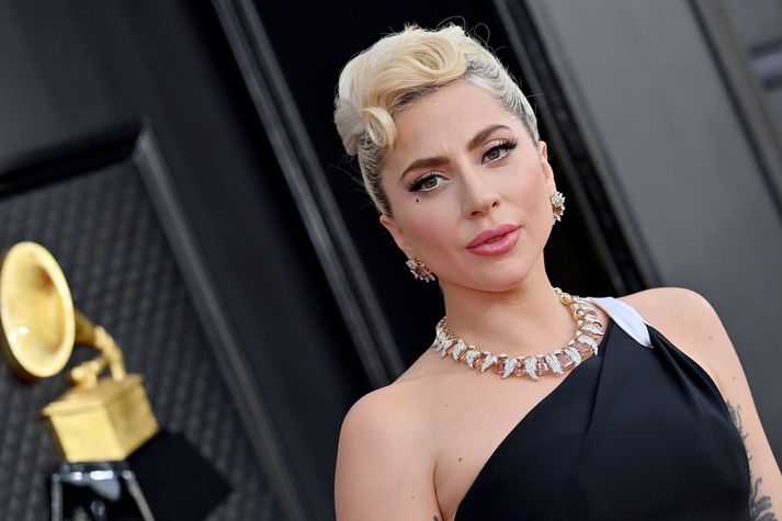 Konan krefst þess að Lady Gaga greiði sér 1,5 milljón dollara.