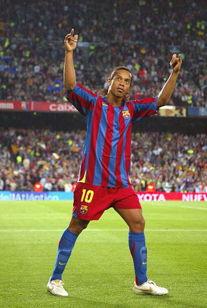 ronaldinho Hefur engan áhuga á því að fara frá Barcelona.