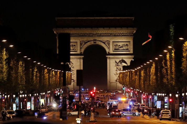 Frá Champs-Elysees.