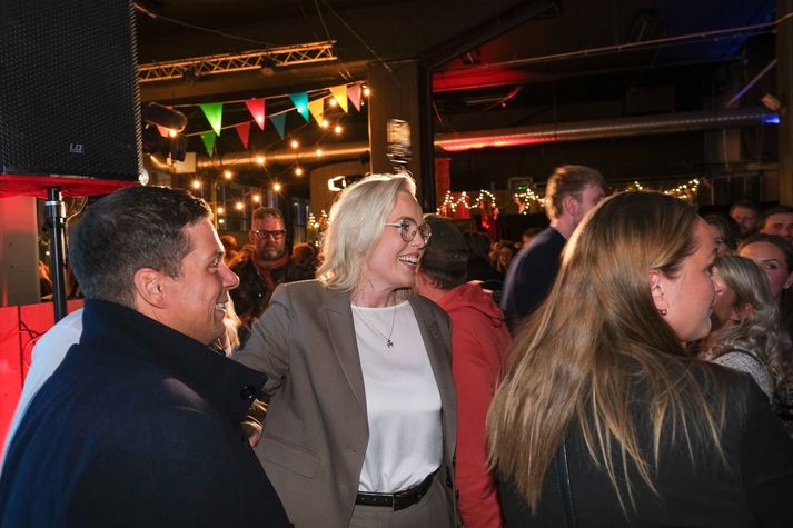 „Suðurkjördæmi bregst aldrei,“ sagði Guðrún Hafsteinsdóttir formaður Sjálfstæðisflokksins um heimakjördæmið sitt þegar fyrstu tölur þaðan komu.