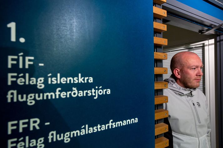 Arnar Hjálmsson hefur verið formaður Félags flugumferðarstjóra frá árinu 2020. Hann segir um fimmtán ár síðan flugumferðarstjórar fóru síðast í verkfall.
