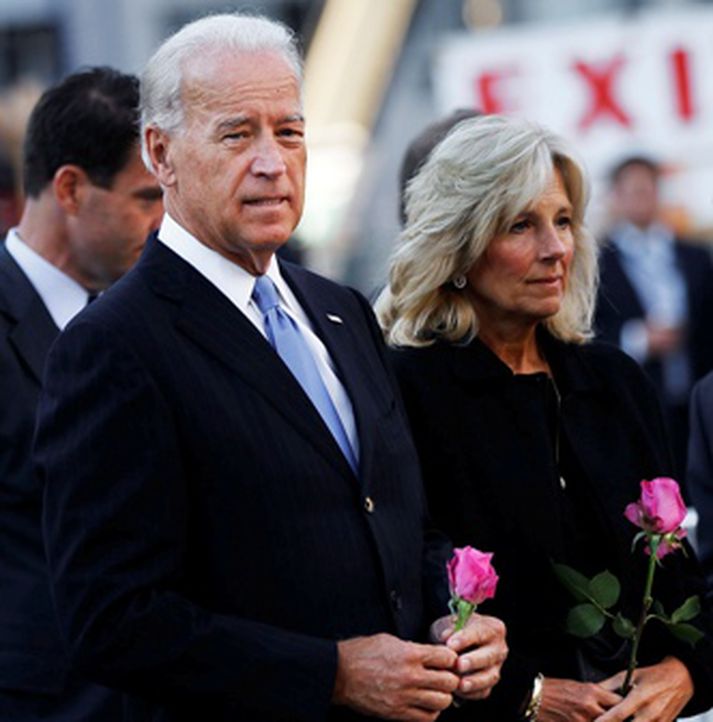 Varaforsetinn Joe Biden og Jill eiginkona hans í New York fyrr í dag. Mynd/AP