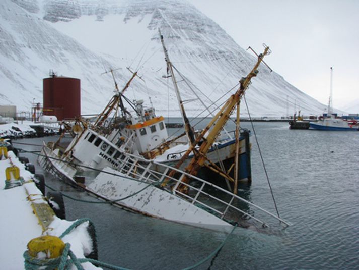 Minnstu munaði að Jón færi líka niður. Mynd/ friðrik.