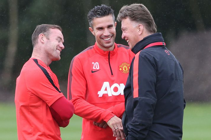 Robin van Persie með knattspyrnustjóranum Louis van Gaal og fyrirliðanum Wayne Rooney.