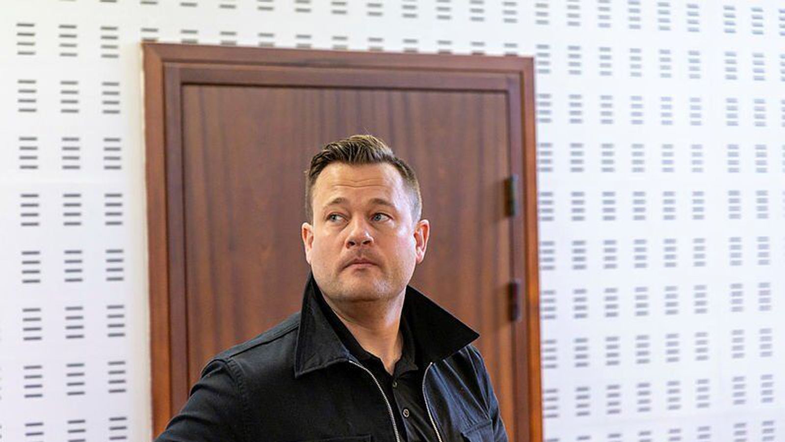 Skipti engu hvort um­mælin hafi verið sett fram í kald­hæðni
