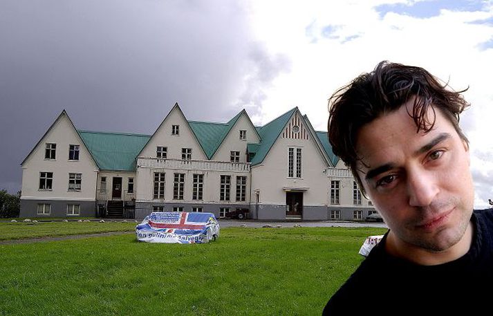 Þorsteinn og héraðsskólinn að Laugarvatni. Gangi allt eftir gæti nýja heilsulindin jafnvel verið opnuð í september 2007.