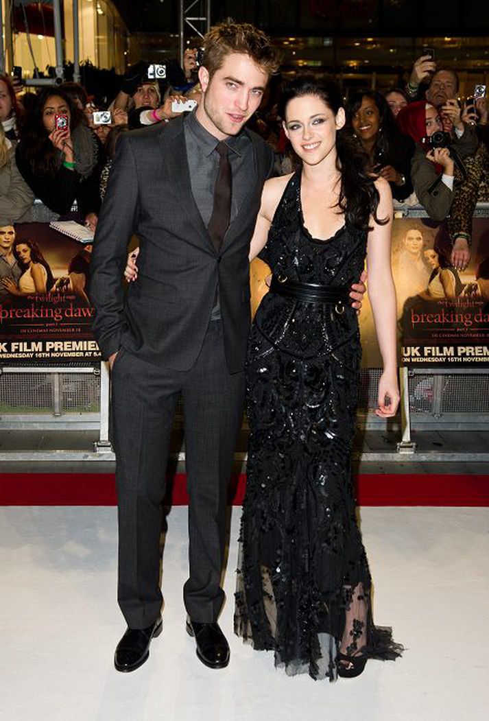 Robert Pattinson og Kristen Stewart eru ástfangin og líður best saman heima. nordicphotos/getty
