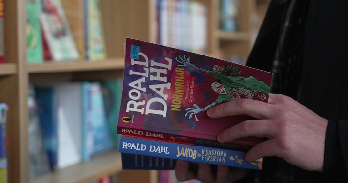 Breytingar á texta í bókum Roald Dahl hafa vakið mjög misjöfn viðbrögð.