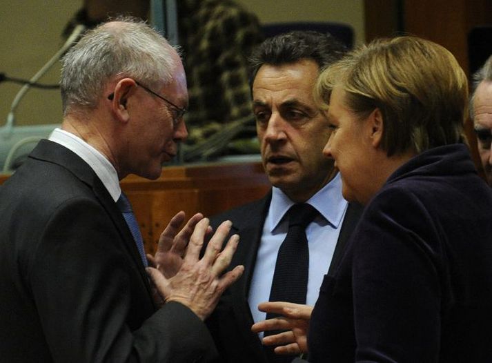 Forseti leiðtogaráðs ESB ásamt Nicolas Sarkozy Frakklandsforseta og Angelu Merkel Þýskalandskanslara í Brussel fyrr á árinu. nordicphotos/AFP