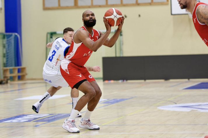 Keyshawn Woods var afar öflugur á móti sínum gömlu félögum.