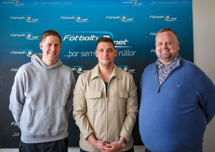Boltinn rúllar á Fótbolti.net. Mate (fyrir miðju) með Magnús Má Einarssyni (til vinstri) og Hafliða Breiðfjörð (til hægri).