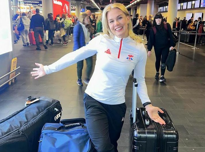 Guðlaug Edda Hannesdóttir hefur verið að ferðinni út um allan heim. Hér er hún einu sinni sem oftar komin út á flugvöll.