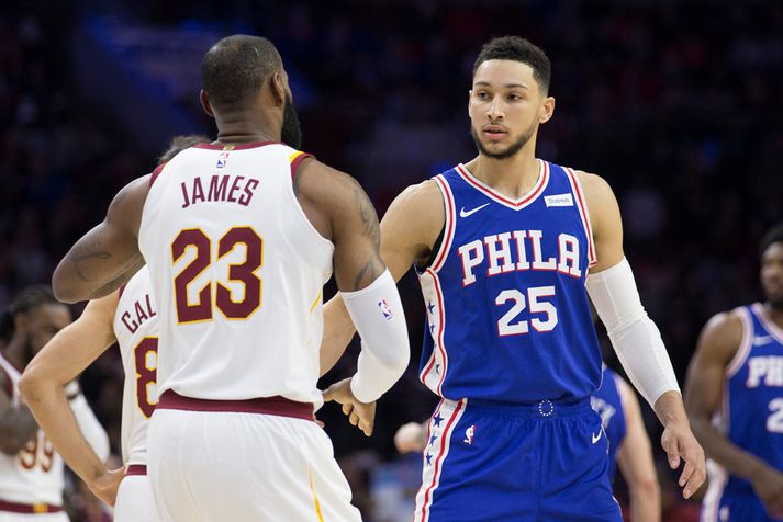 Hinn ungi og efnilegi Ben Simmons fékk loksins að spila gegn LeBron í nótt. Hann hefur líklega lært mikið af því.