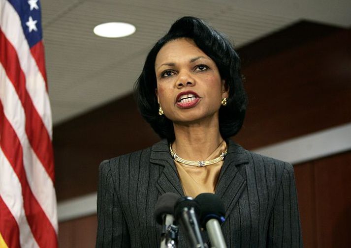 Condoleezza Rice utanríkisráðherra Bandaríkjanna flytur ávarp sitt á Andrews-herflugvellinum fyrir utan Washington í gær áður en hún lagði upp í Evrópuför sína.