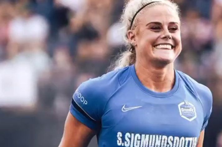 Sara Sigmundsdóttir var ánægð með að vera komin aftur inn á keppnisgólfið