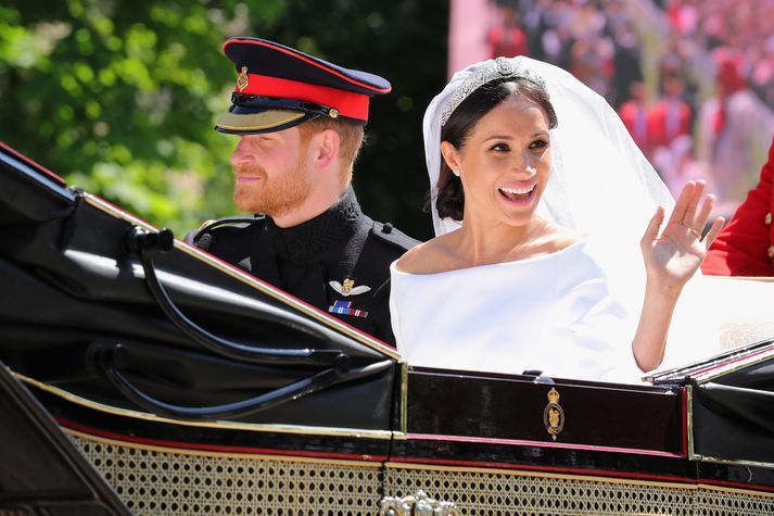 Harry og Meghan fóru í ferð um Windsor í hestvagni að lokinni athöfn eins og hefðin býður.