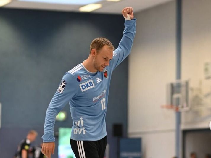 Gidsel er hér kampakátur í markinu.