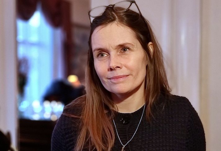 Katrín Jakobsdóttir forsætisráðherra. Sérfræðingunum fjórum er ætlað að taka saman greinargerðir um þá kafla stjórnarskrárinnar sem fjalla um Alþingi, dómstóla og mannréttindi.