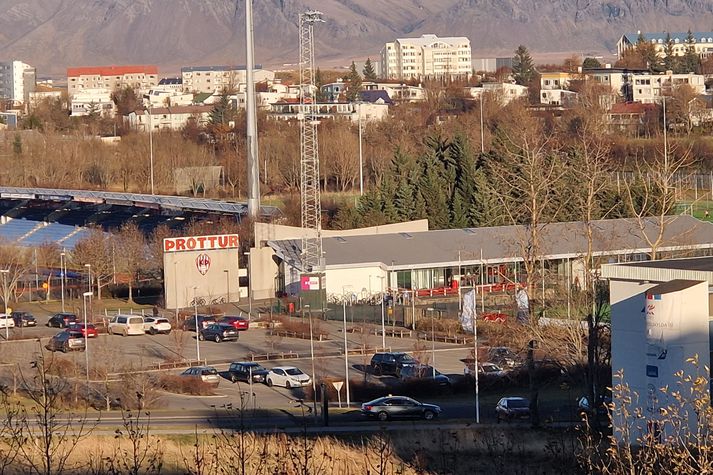 Maðurinn stal fjölda síma úr íþróttahúsi Þróttar og Ármanns að Engjavegi.