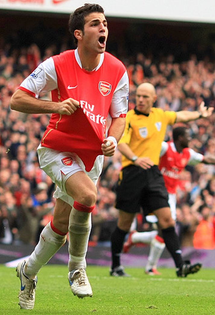 Fabregas fagnar marki með Arsenal á leiktíðinni.