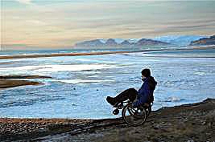 Ástþór gefst ekki upp og hyggst ekki leggja árar í bát þrátt fyrir að vera lamaður fyrir neðan mitti.