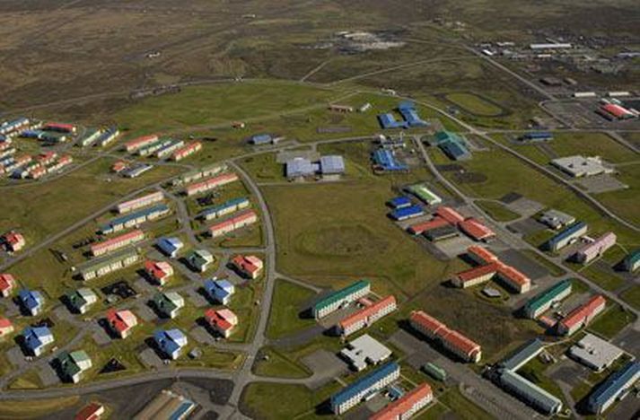 Ásbrú. Hersjúkrahúsið er bláleitt og fyrir miðju á myndinni.