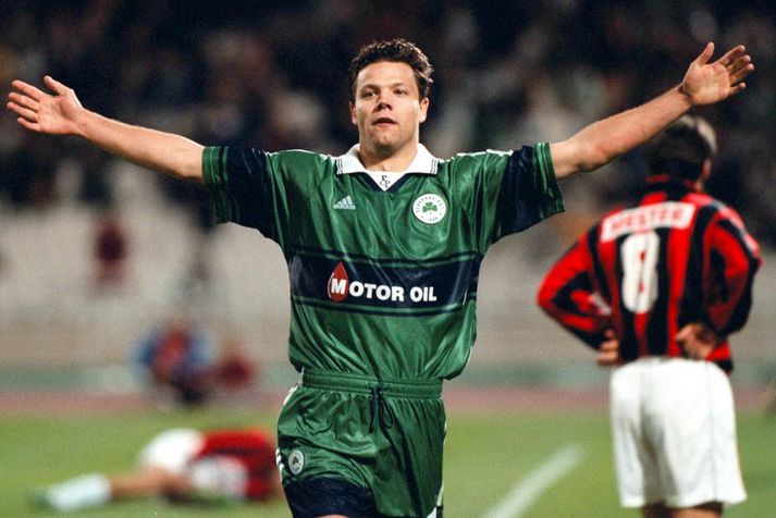 Helgi Sigurðsson fagnar marki með Panathinaikos.