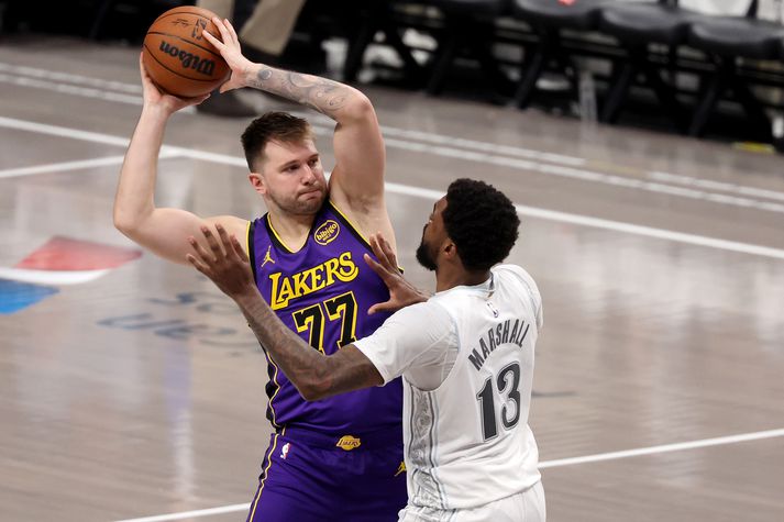 Luka Doncic sýndi gamla liðinu sínu enga miskunn.