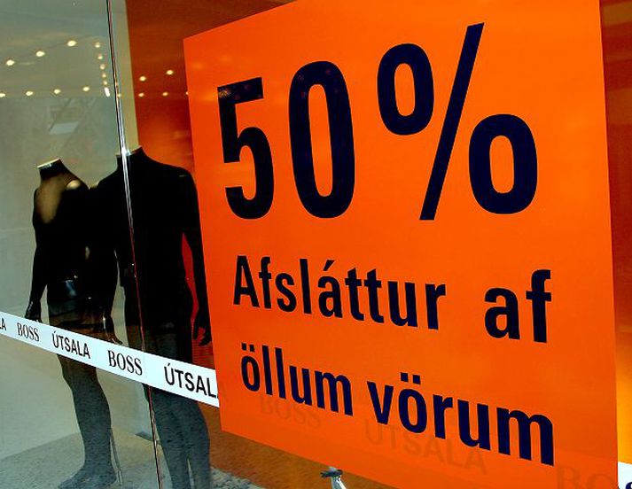 Greiningardeildir bankanna segja áhrif útsöluloka einn liðanna sem hífa verðbólguna upp í þessum mánuði.