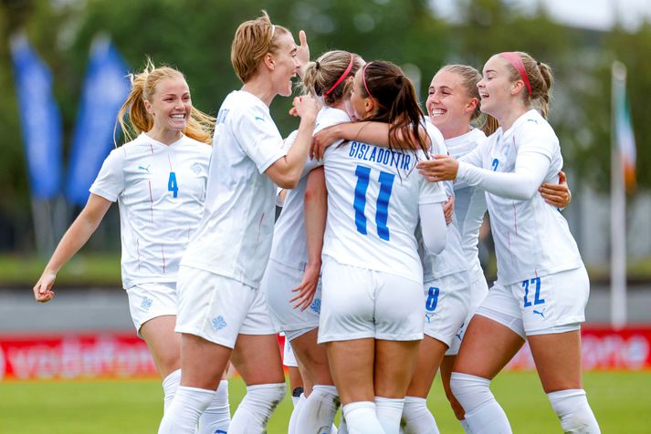 Íslenska landsliðið er það tíunda besta í Evrópu nú þegar innan við ár er í Evrópumótið sem fram fer á Englandi.