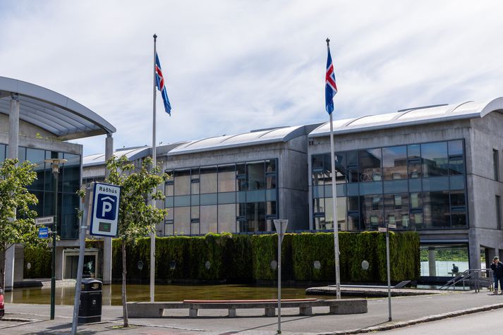 Íbúasamtök miðborgar Reykjavíkur segir að mikilvægt sé að borgaryfirvöld bregðist við í samráði við lögreglu, samtökin, fyrirtækjaeigendur og íbúa.