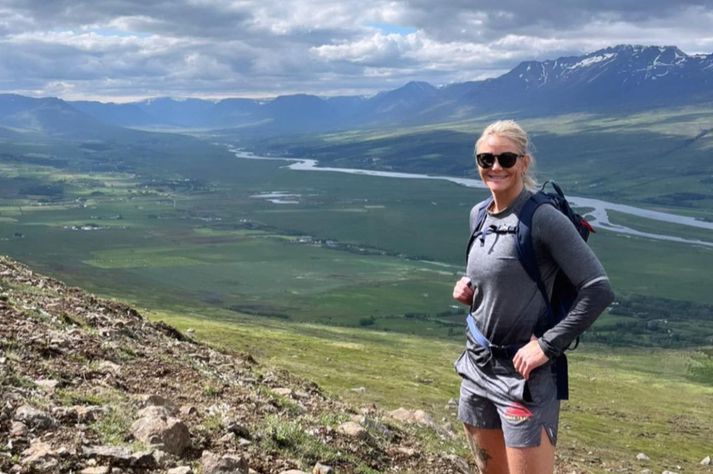 Birna Baldursdóttir er afar aktív í útivist en verður að taka því rólega á næstunni. Hún er þó farin að fara í göngutúra viku eftir slysið.