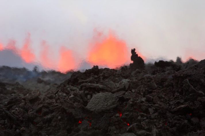 Hraunið er nú rúmir níu ferkílómetrar að stærð.