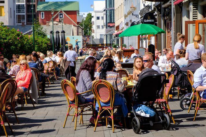 Það er ómögulegt að vita hvenær ferðamenn snúa aftur og fólk fær aftur fulla vinnu á veitingastöðum og öðrum vinnustöðum þar sem fólk fer nú í hlutastarf.