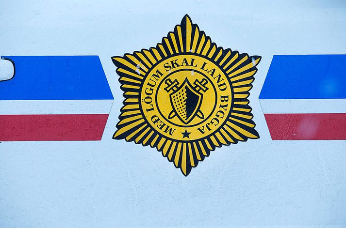 Lögreglan sendi tölvupóst á öll hótel landsins til þess að reyna að finna manninn. Hann fannst á hóteli í Keflavík.